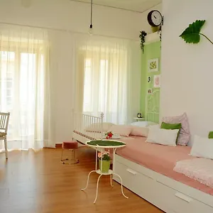 https://mias-rooms.sicilyhotelsitaly.net